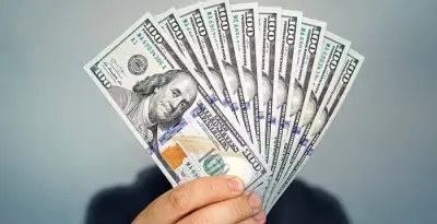 تراجع ملحوظ في سعر الدولار اليوم بالبنوك المصرية في المساء