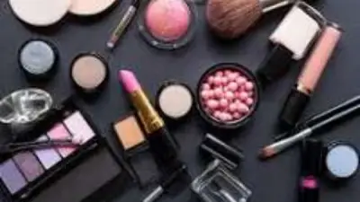 توقفي فورا.. علامات صامتة تؤكد خطورة مستحضرات التجميل