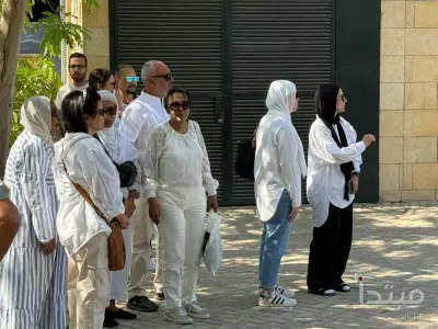 بالملابس البيضاء نجوم الفن يودعون الفنان الراحل محمد مرزبان