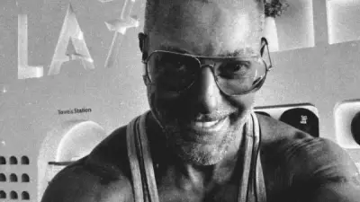 تامر هجرس يخطف الأنظار بظهور صيفي جديد ويستعد لفيلم كوميدي