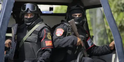 ضبط شخصين سرقا غطاء صرف صحي بأسيوط