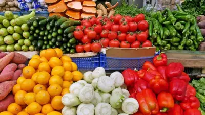 أسعار الخضار اليوم في سوق العبور: الطماطم بـ 10 جنيهات والليمون 35 والباذنجان يتراجع