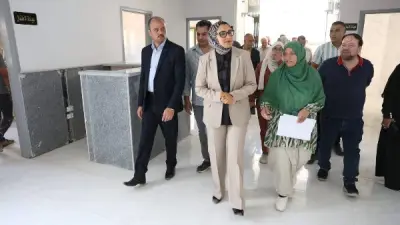 محافظ الوادي الجديد تتفقد التجهيزات النهائية لمبنى العيادات الخارجية الجديد بالتأمين الصحي بالخارجة