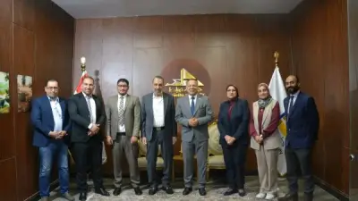 وفد غرفة صناعة الأخشاب والأثاث يبحث مع جامعة دمياط تعزيز التعاون الصناعي الأكاديمي