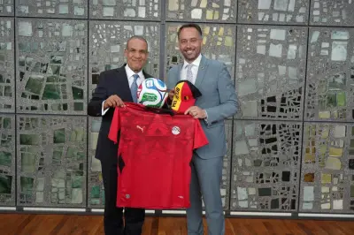 صورة تذكارية لوزيري خارجية مصر وبلجيكا قبل مباراة المنتخبين في كأس العالم 2026