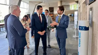 ياسر إدريس يهنئ جوهر نبيل بانتخابه رئيساً للجنة التربية البدنية باليونسكو