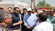 محافظ الجيزة يصرف 10 آلاف جنيه إعانة لـ60 أسرة متضررة بعقاري كفر طهرمس