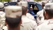 محافظ الجيزة يصرف 10 آلاف جنيه إعانة لـ60 أسرة متضررة والسيسي يتفقد القيادة الاستراتيجية