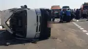 إصابة 13 شخصًا في انقلاب ميكروباص على طريق القاهرة الفيوم الصحراوي
