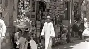 كيف كانت الأسواق في شوارع القاهرة عام 1930؟ فيديو نادر