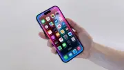 كواليس اجتماع سري في 2025 أعاد صياغة مستقبل Apple Intelligence وأنقذ Siri