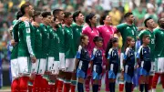 فيفا يطبق طقسًا جديدًا في مونديال 2026 بتشكيل دائرة أثناء النشيد الوطني