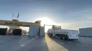 القافلة 208 تدخل غزة: شاحنات مساعدات إنسانية جديدة