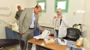 محافظ أسيوط يحيل مدير وحدة صحية و3 من الأطقم الطبية للتحقيق