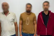 ضبط 3 أشخاص بتهمة التعدي على عامل بعصا خشبية في البحيرة