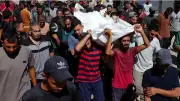 استشهاد 5 فلسطينيين بينهم طفلان وامرأة بنيران الاحتلال في غزة
