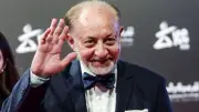 وفاة الفنان عبد العزيز مخيون عن 80 عاما بعد وعكة صحية