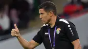 رسميًا.. الأهلي المصري يتعاقد مع المدرب المغربي الحسين عموتة لموسمين