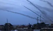 الحرس الثوري الإيراني: استهدفنا القاعدة التي انطلق منها الهجوم على جزيرة سيريك