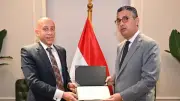 وزير التموين يكرم مفتشًا بالإسكندرية بعد تعرضه لاعتداء خلال حملة رقابية