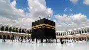 مكة المكرمة تستقبل المعتمرين مع بدء تنظيمات موسم العمرة