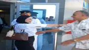 زفة ومزمار بلدي في استقبال أول فتاة كابتن طيار من الغردقة