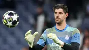 ريال مدريد يختار خليفة كورتوا.. وعملاق إنجليزي يدخل السباق