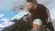أحمد موسى يطالب الداخلية بسرعة ضبط متهم سرقة بائع جرائد حلوان