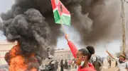 مظاهرات في كينيا ضد إنشاء مركز حجر صحي لإيبولا بقاعدة أمريكية