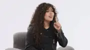 مايان السيد تروي معاناتها في الطفولة بسبب قسوة والدها