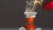 هل الشاي الأسود يخفض الكوليسترول؟ إليك الإجابة