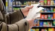 خبير اقتصادي يحذر من الركود التضخمي ويوجه نصائح للمصريين