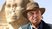 أحمد موسى يهنئ زاهي حواس بتكريمه في اليونان: العالم كله يحبه