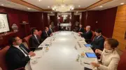 وزير الخارجية يبحث مع رئيس جايكا تعزيز التعاون في التعليم والنقل وتمويل القطاع الخاص