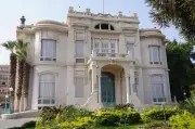جامعة عين شمس تثمن جهود الداخلية في ضبط منتحل صفة طبية وأكاديمية