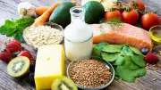 المعهد القومي للتغذية يكشف أطعمة تقلل تأثير الوجبات الدسمة