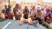 محافظ الوادي الجديد تتفقد منفذ الوحدة المحلية بحي أرض السلام بالخارجة