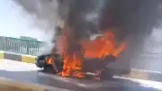 احتراق سيارة ملاكي أعلى كوبري النيل بالمنيا دون إصابات