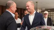توروب ينهي أزمة الأهلي ويغادر القاهرة بعد توقيع المخالصات