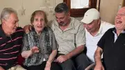 محمود حميدة وياسر جلال يزوران محيي إسماعيل في دار رعاية الفنانين