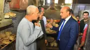 محافظ أسيوط يضبط مخالفة نقص وزن الخبز ويوجه بتوفير سيارة كسح بالمعصرة
