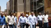 محافظ أسوان يتفقد إنشاء فندق بمنطقة أطلس ويؤكد أهمية التواجد الميداني