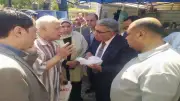 محافظ الدقهلية يصرف علاجًا فوريًا لمسن ويوجه بنافذة موحدة