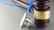 تحرك برلماني ضد انتحال صفة الطبيب وعقوبات رادعة للمخالفين
