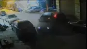 طفل يقود سيارة للخلف ويتلف أخرى في طنطا.. والأسرة تتراجع عن التعويض