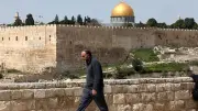 اعتقالات ومداهمات إسرائيلية في الضفة ودعوات فلسطينية لتصعيد المقاومة