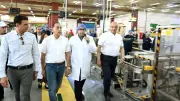 مدبولي يفتتح خط إنتاج جديدًا لمصنع ليبتون ببرج العرب ويؤكد دعم الاستثمار