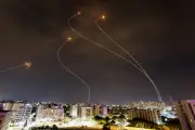 الجيش الإسرائيلي يرصد دفعة ثالثة من الصواريخ الإيرانية