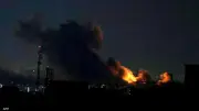 جيش الاحتلال يعلن استهداف مجمع بتروكيماويات في إيران
