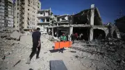 الاحتلال الإسرائيلي يواصل قصف غزة بالمدفعية رغم اتفاق وقف إطلاق النار